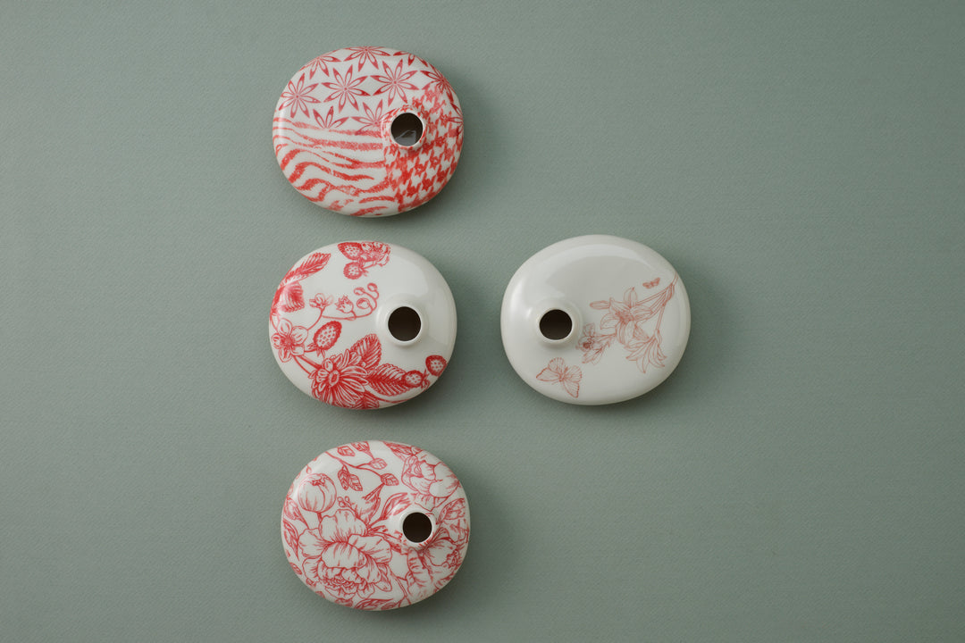 Lace Printed Small Talk Vase in Red